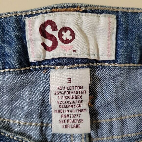 SO Women's Blue 5 Pocket Cuff Capri - Picture 2 of 11